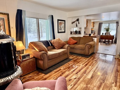 Located just minutes from the Canadian border in Laurier, this - photo 22