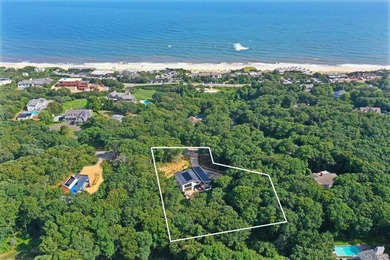 Set in the privacy of Hither Woods, this six bedroom, four and a - photo 1