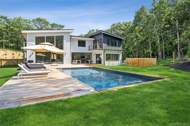 Set in the privacy of Hither Woods, this six bedroom, four and a - photo 3