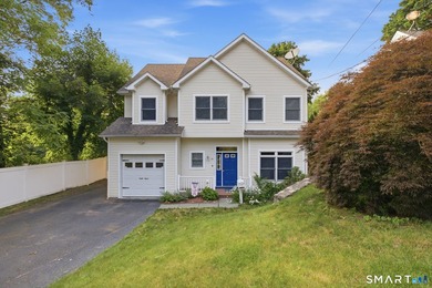 Beautiful Colonial built in 2005 with 4 bedrooms, 2.5 baths - photo 36