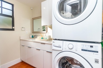 Fully rebuilt in 2021, this beautiful 3 bd/2.5 bath Spanish - photo 8