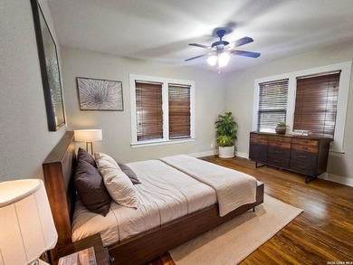 Fully renovated 3-bedroom, 2-bath home offering the perfect - photo 6