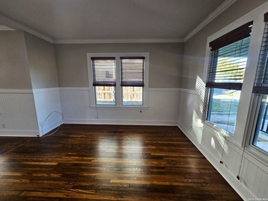 Fully renovated 3-bedroom, 2-bath home offering the perfect - photo 9
