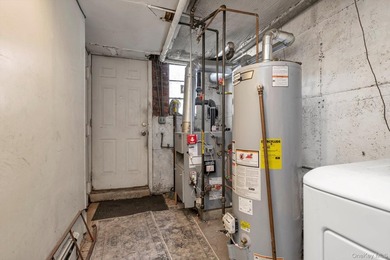 MOTIVATED SELLER! Opportunity awaits with this 3-bedroom, 2 - photo 15