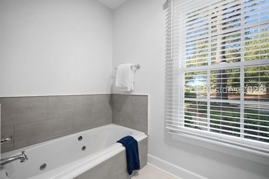 Turnkey, renovated golf cottage with short-term rental - photo 42