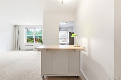 Affordable & Pet-Friendly Forest Hills Coop with Easy Street - photo 11