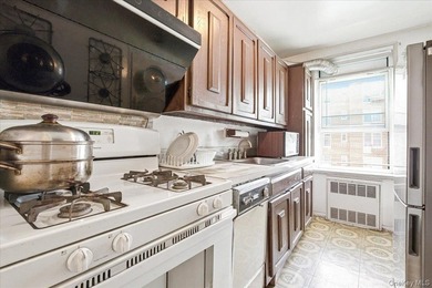 Affordable & Pet-Friendly Forest Hills Coop with Easy Street - photo 12