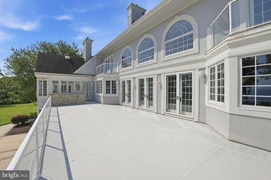 A truly iconic Annapolis offering, this extraordinarily rare - photo 13