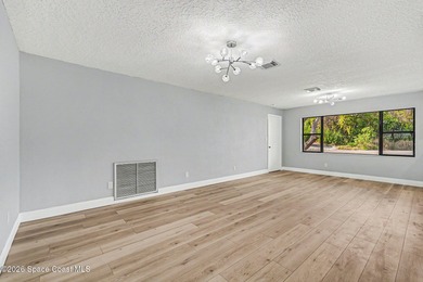Wow, A MUST SEE!! Gorgeous Executive 3 bedrooms, 3 Bathrooms - photo 14