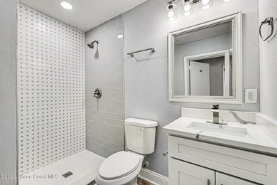 Wow, A MUST SEE!! Gorgeous Executive 3 bedrooms, 3 Bathrooms - photo 16