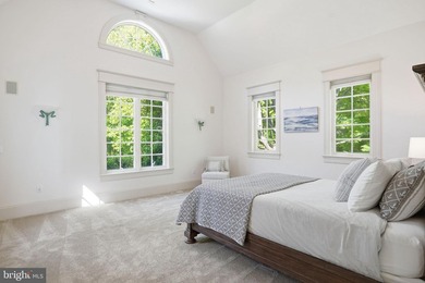 A truly iconic Annapolis offering, this extraordinarily rare - photo 29
