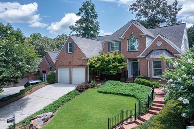 WOW factor! Instantly notice soaring ceilings, panorama views of - photo 3