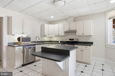 A truly iconic Annapolis offering, this extraordinarily rare - photo 43