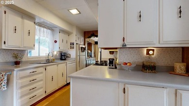 Ocean views, peaceful surroundings, and incredible versatility - photo 9