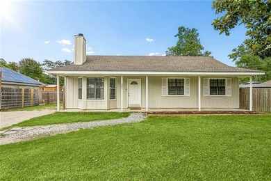 Move-in ready 3 bedroom, 1 bath home in a superb Slidell - photo 1