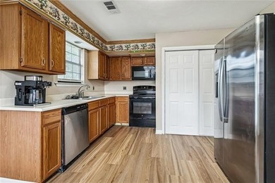 Move-in ready 3 bedroom, 1 bath home in a superb Slidell - photo 4