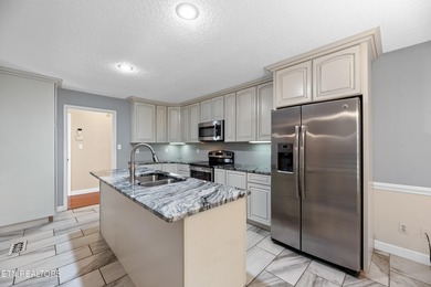 Location, Location, Location!!! This one owner home is ready to - photo 10