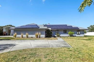 **Seller is MOTIVATED**Major Price Improvement** Welcome to this - photo 3