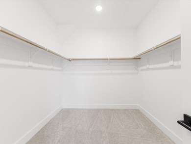Ready Now!Live like a Queen in our popular Elizabeth Plan. Step - photo 17