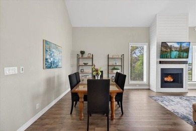 Welcome home to your stunning 3-bedroom, 2-bathroom lakeside - photo 18