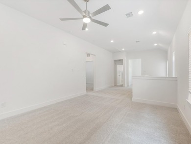 Ready Now!Live like a Queen in our popular Elizabeth Plan. Step - photo 21
