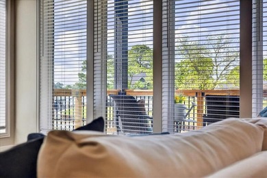 Welcome home to your stunning 3-bedroom, 2-bathroom lakeside - photo 29