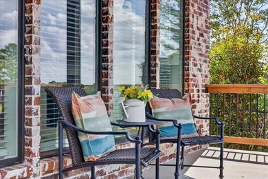 Welcome home to your stunning 3-bedroom, 2-bathroom lakeside - photo 31