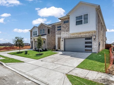 Ready Now!Live like a Queen in our popular Elizabeth Plan. Step - photo 37