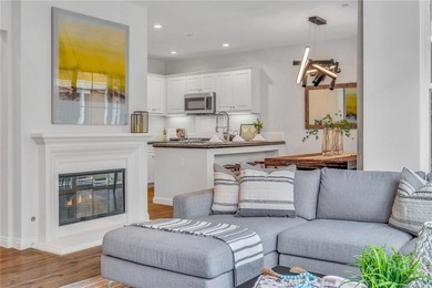 Inviting townhome in the gated Village on Oak community. Walk to - photo 1