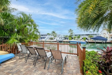 Turnkey, fully furnished waterfront property with strong  income - photo 2