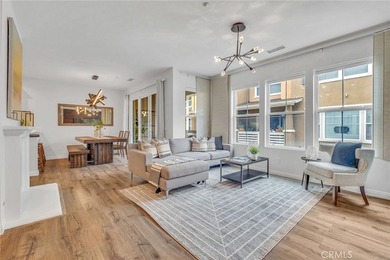 Inviting townhome in the gated Village on Oak community. Walk to - photo 4