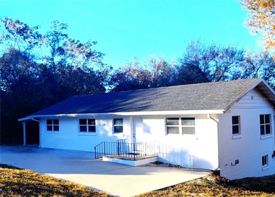 (private lake, pond, coastal) Home For Sale in Dundee Florida