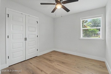 Two Primary Suites! Fully Renovated... loooks and feels - photo 15