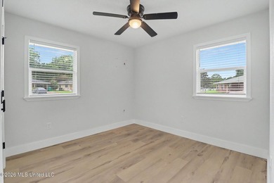 Two Primary Suites! Fully Renovated... loooks and feels - photo 16