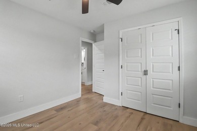Two Primary Suites! Fully Renovated... loooks and feels - photo 17