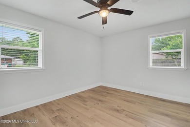 Two Primary Suites! Fully Renovated... loooks and feels - photo 19