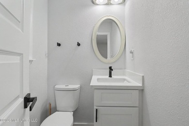 Two Primary Suites! Fully Renovated... loooks and feels - photo 21