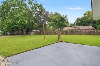 Two Primary Suites! Fully Renovated... loooks and feels - photo 23