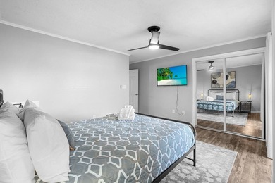 Location, Location, Location! Just three short blocks from the - photo 45