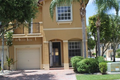 Welcome to this beautifully maintained corner townhome offering - photo 3