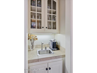 Welcome to this beautiful French Acadian home in the prestigious - photo 11