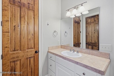 Welcome to this beautiful French Acadian home in the prestigious - photo 19