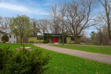 Step into a true time capsule of style-this one-of-a-kind 3 bed - photo 1