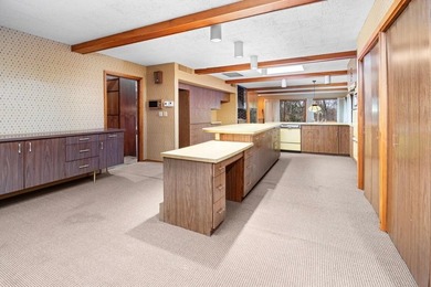 Step into a true time capsule of style-this one-of-a-kind 3 bed - photo 8