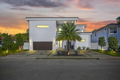 Immerse yourself in modern luxury in this stunning waterfront - photo 1