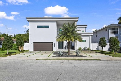 Immerse yourself in modern luxury in this stunning waterfront - photo 2