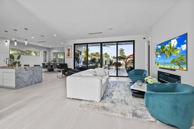 Immerse yourself in modern luxury in this stunning waterfront - photo 6
