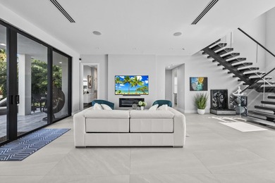 Immerse yourself in modern luxury in this stunning waterfront - photo 7