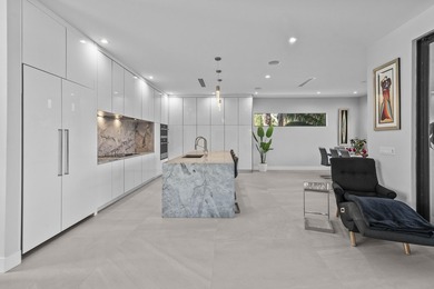 Immerse yourself in modern luxury in this stunning waterfront - photo 10