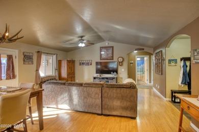 MOTIVATED SELLER!! Welcome to your Four Seasons retreat in - photo 4